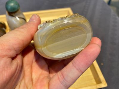 Negen Chinese snuifflessen in agaat, 19/20e eeuw — foto 29