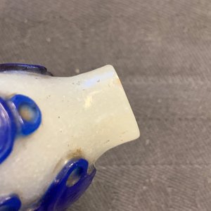Negen Chinese snuifflessen in meerlagig blauw en wit of transparant glas, 19/20e eeuw — foto 21