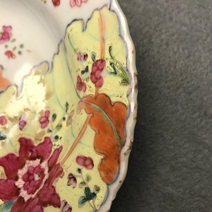 Negen stukken Chinees famille rose porselein met 'Tabaksbladeren' decor, Qianlong — foto 22