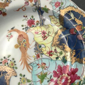 Negen stukken Chinees famille rose porselein met 'Tabaksbladeren' decor, Qianlong — foto 40