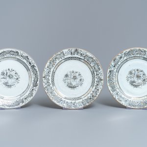 Neuf assiettes en porcelaine de Chine grisaille et de style Imari, Yongzheng/Qianlong — photo 4
