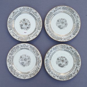 Neuf assiettes en porcelaine de Chine grisaille et de style Imari, Yongzheng/Qianlong — photo 8