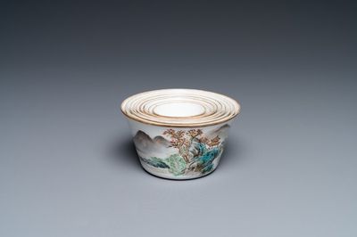 Neuf bols en porcelaine de Chine à décor de paysages, marque de Daoguang, 20ème