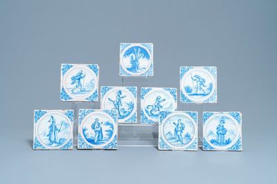 Neuf carreaux en bleu, blanc et manganèse en faïence de Montpellier, France, 17ème