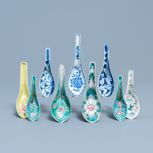 Neuf cuillères en porcelaine de Chine pour le marché Straits ou Peranakan, 19/20ème — photo 1