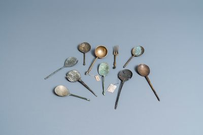 Neuf cuillères et une petite fourchette en laiton, 15/16ème