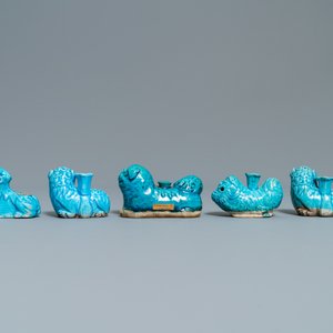 Neuf figures et compte-gouttes en porcelaine de Chine turquoise monochrome, Kangxi et après — photo 4