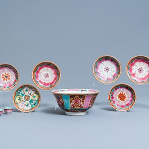 Neuf pièces en porcelaine de Chine Bencharong pour le marché thai, 19ème — photo 1