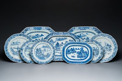 Neuf plats en porcelaine de Chine en bleu et blanc, Qianlong