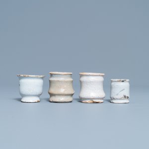 Neuf pots à onguent de type albarello en faïence blanche de Delft, 17/18ème — photo 10