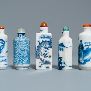 Neuf tabatières en porcelaine de Chine en bleu et blanc, 19/20ème — photo 3