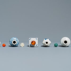 Neuf tabatières en porcelaine de Chine en bleu et blanc, 19/20ème — photo 6