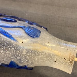 Neuf tabatières en verre bleu overlay sur fond bullé et transparent, Chine, 18/20ème — photo 25