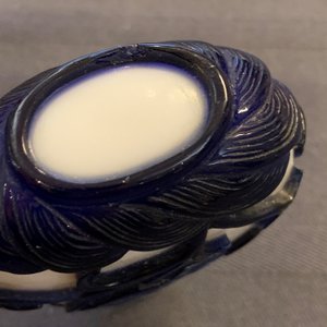 Neuf tabatières en verre bleu overlay sur fond bullé et transparent, Chine, 18/20ème — photo 27