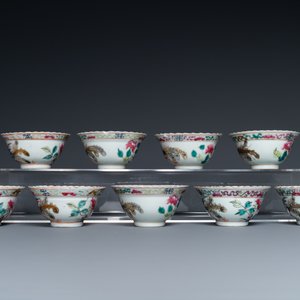 Neuf tasses et dix-sept soucoupes en porcelaine de Chine pour le marché Straits ou Peranakan, 19ème — photo 7