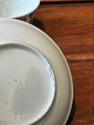 Neuf tasses et huit soucoupes en porcelaine de Chine famille rose, Yongzheng/Qianlong — photo 35