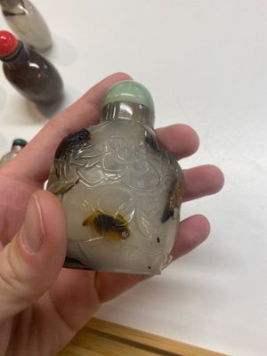 Nine Chinese agate snuff bottles, 19/20th C. — 照片 23