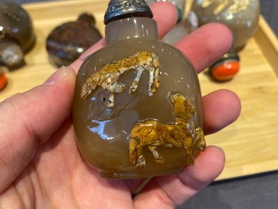 Nine Chinese agate snuff bottles, 19/20th C. — 照片 18
