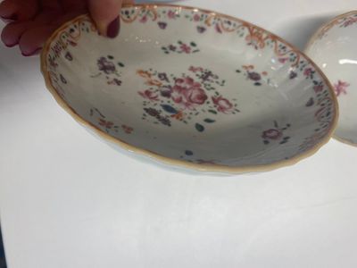 Nine Chinese blue and white, famille rose and Imari-style cups and saucers, Kangxi/Qianlong — 照片 5