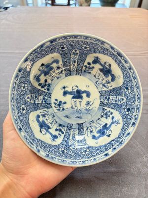 Nine Chinese blue and white plates with figural design, 18th C. — 照片 11