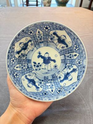 Nine Chinese blue and white plates with figural design, 18th C. — 照片 7