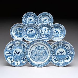 Nine Chinese blue and white plates with figural design, 18th C. — 照片 1