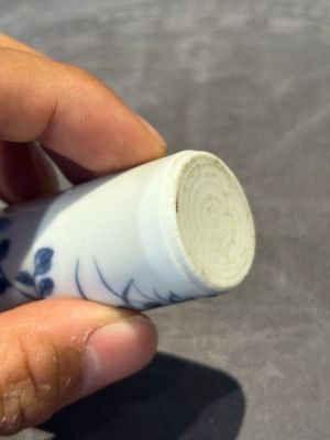 Nine Chinese blue and white snuff bottles, Kangxi and Qianlong mark, 19th C. — photo 64