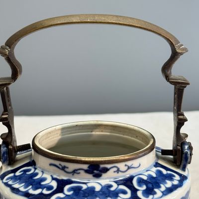 Nine Chinese blue and white wares for the Southeast Asian market, including Bleu de Hue — photo 92