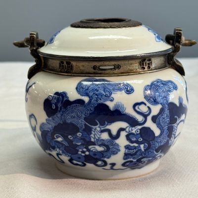 Nine Chinese blue and white wares for the Southeast Asian market, including Bleu de Hue — photo 106