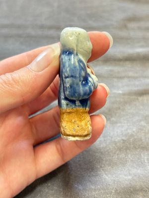 Nine Chinese blue, white, celadon-glazed and famille rose figures, 18/19th C. — 照片 40