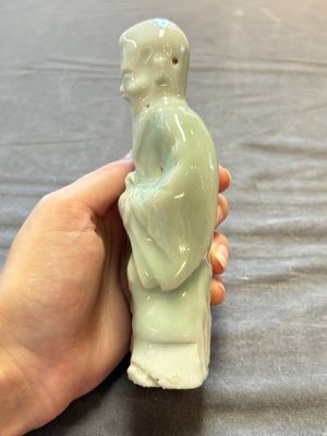 Nine Chinese blue, white, celadon-glazed and famille rose figures, 18/19th C. — 照片 8