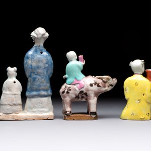 Nine Chinese blue, white, celadon-glazed and famille rose figures, 18/19th C. — 照片 10