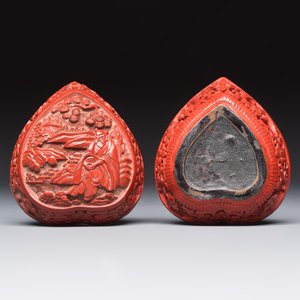 Nine Chinese cinnabar lacquer snuff bottles and a covered box, Qianlong marks, 19/20th C. — photo 14