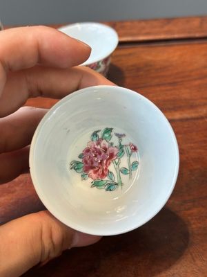 Nine Chinese famille rose cups and eight saucers, Yongzheng/Qianlong — photo 52