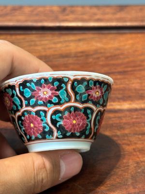 Nine Chinese famille rose cups and eight saucers, Yongzheng/Qianlong — photo 56