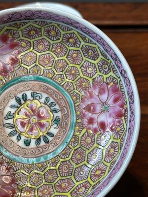 Nine Chinese famille rose cups and eight saucers, Yongzheng/Qianlong — 照片 32