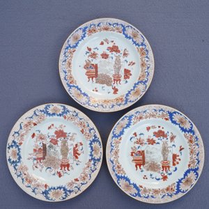 Nine Chinese grisaille and Imari-style plates, Yongzheng/Qianlong — photo 12