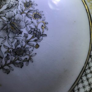 Nine Chinese grisaille and Imari-style plates, Yongzheng/Qianlong — photo 22