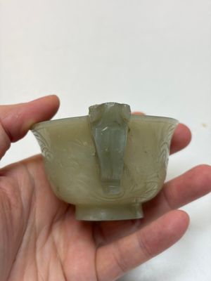 Nine Chinese hardstone carvings and bowls, including jade, 19/20th C. — photo 27
