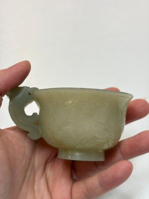 Nine Chinese hardstone carvings and bowls, including jade, 19/20th C. — photo 28