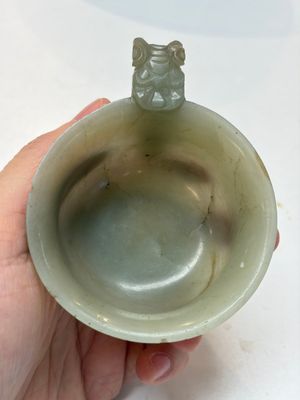 Nine Chinese hardstone carvings and bowls, including jade, 19/20th C. — photo 30