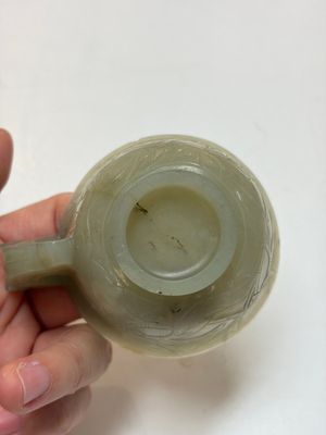 Nine Chinese hardstone carvings and bowls, including jade, 19/20th C. — photo 31