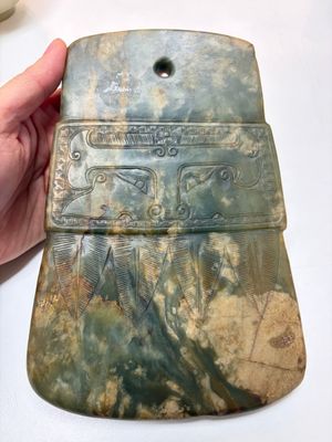 Nine Chinese hardstone carvings and bowls, including jade, 19/20th C. — photo 32