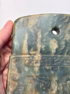 Nine Chinese hardstone carvings and bowls, including jade, 19/20th C. — photo 33