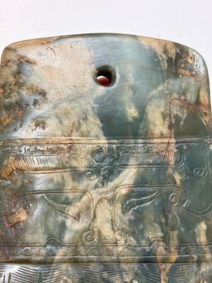 Nine Chinese hardstone carvings and bowls, including jade, 19/20th C. — photo 38