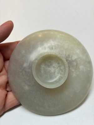 Nine Chinese hardstone carvings and bowls, including jade, 19/20th C. — photo 48