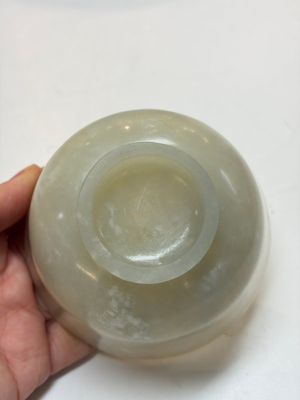 Nine Chinese hardstone carvings and bowls, including jade, 19/20th C. — photo 53