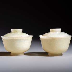 Nine Chinese hardstone carvings and bowls, including jade, 19/20th C. — photo 13