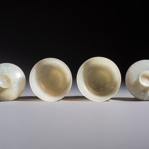 Nine Chinese hardstone carvings and bowls, including jade, 19/20th C. — photo 16