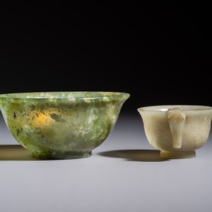 Nine Chinese hardstone carvings and bowls, including jade, 19/20th C. — photo 7